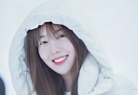 和闺蜜喜欢同一个人该追吗？ 我和闺蜜喜欢同一个人如何解决？